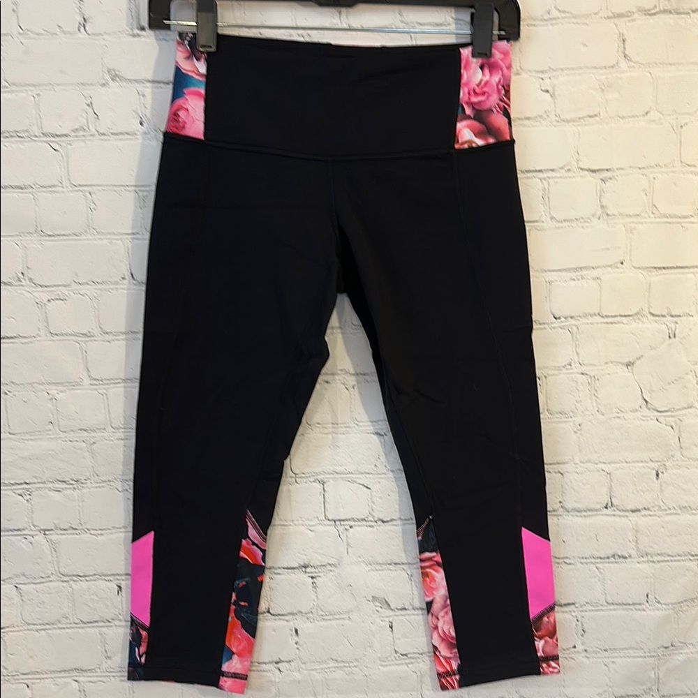Lululemon Embody Crop leggings